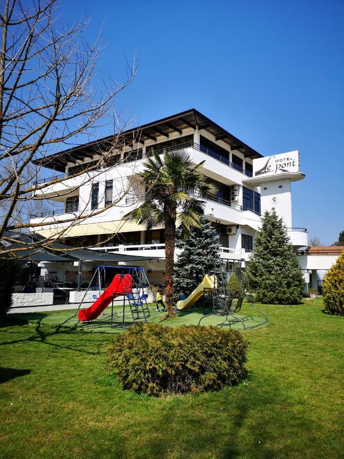 פריידור Hotel Le Pont מראה חיצוני תמונה