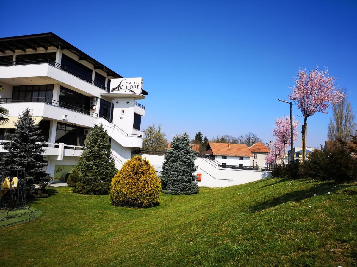 פריידור Hotel Le Pont מראה חיצוני תמונה