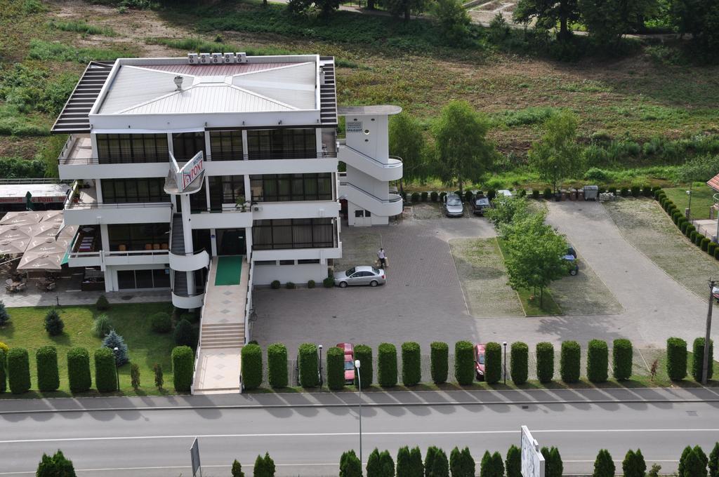פריידור Hotel Le Pont מראה חיצוני תמונה
