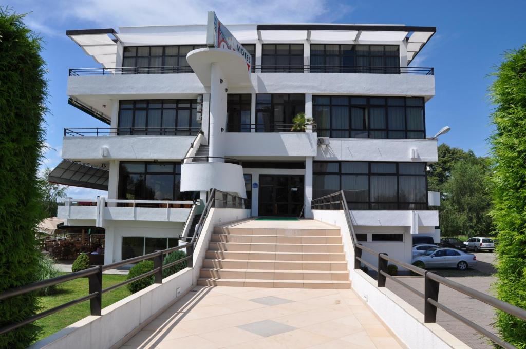 פריידור Hotel Le Pont מראה חיצוני תמונה
