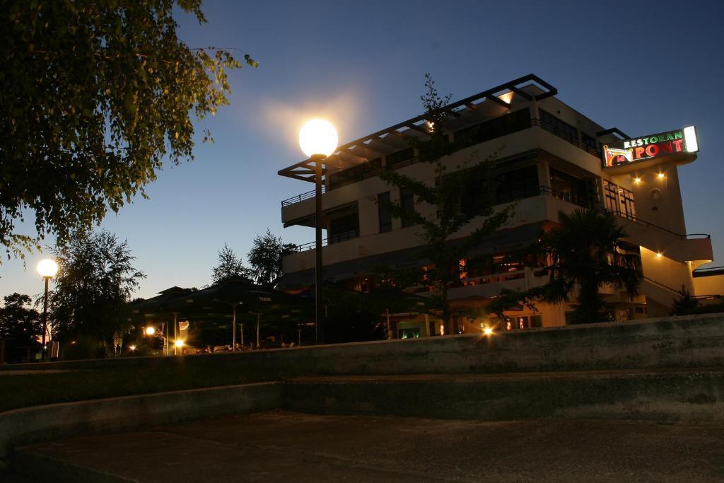 פריידור Hotel Le Pont מראה חיצוני תמונה