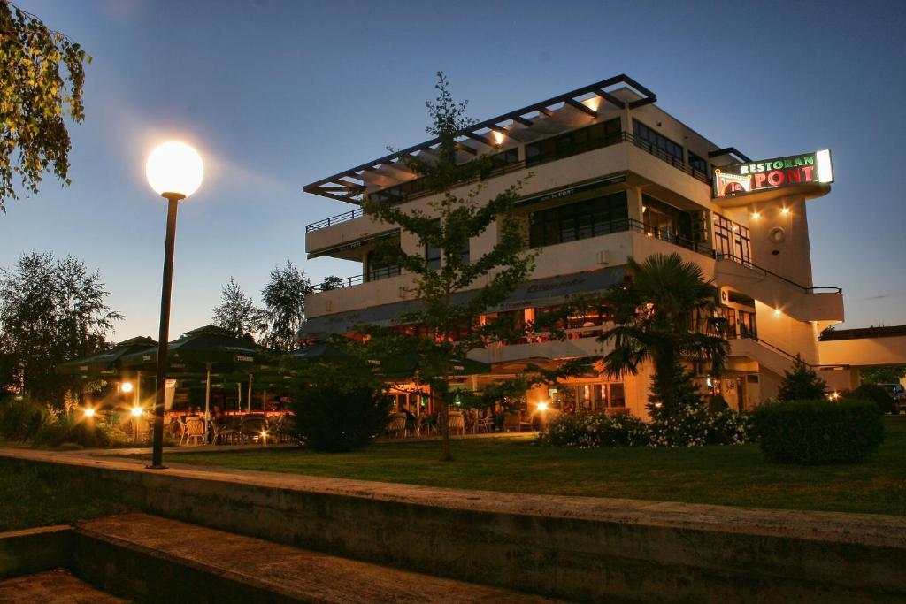 פריידור Hotel Le Pont מראה חיצוני תמונה